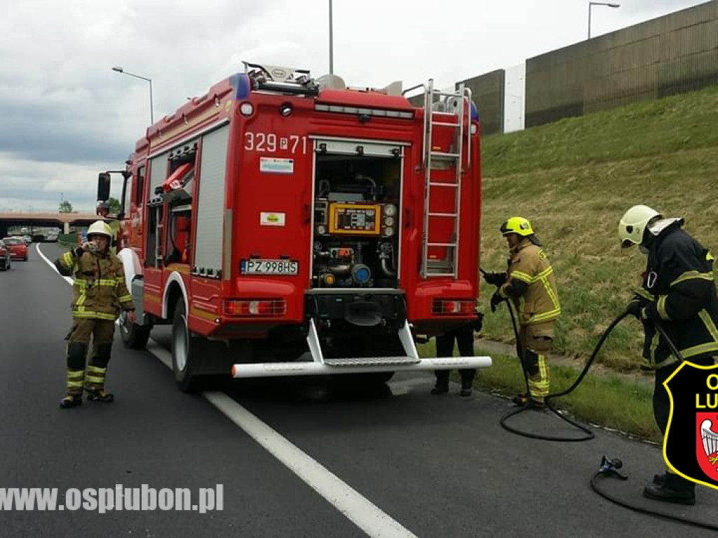 Spłonął samochód na A2