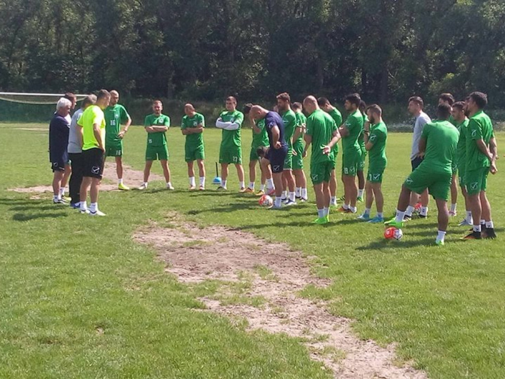 Rywal Lecha Poznań nocuje i trenuje w Luboniu