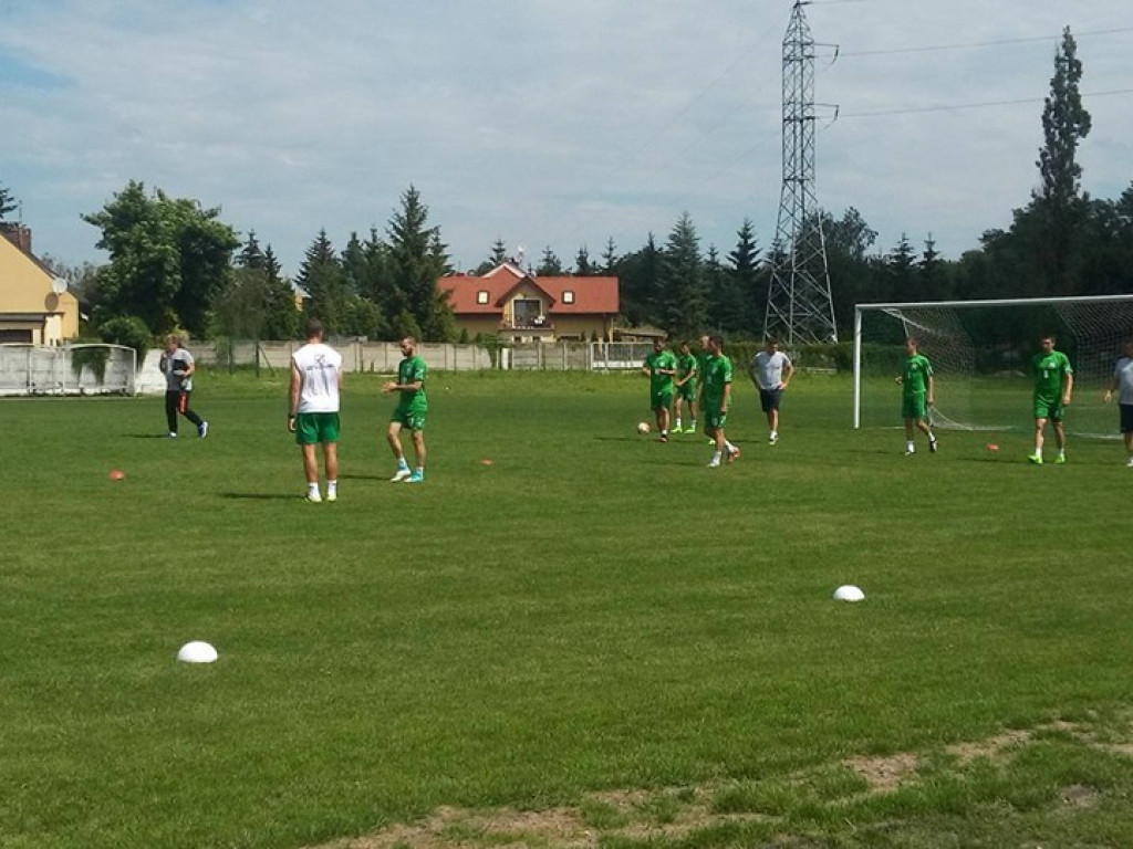 Rywal Lecha Poznań nocuje i trenuje w Luboniu