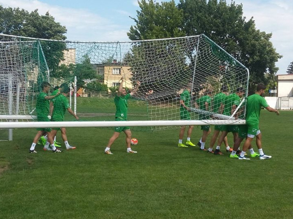 Rywal Lecha Poznań nocuje i trenuje w Luboniu