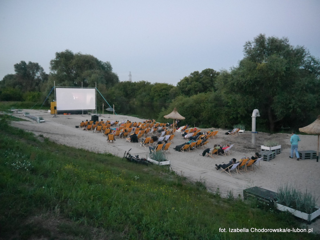 Kino Letnie na plaży miejskiej