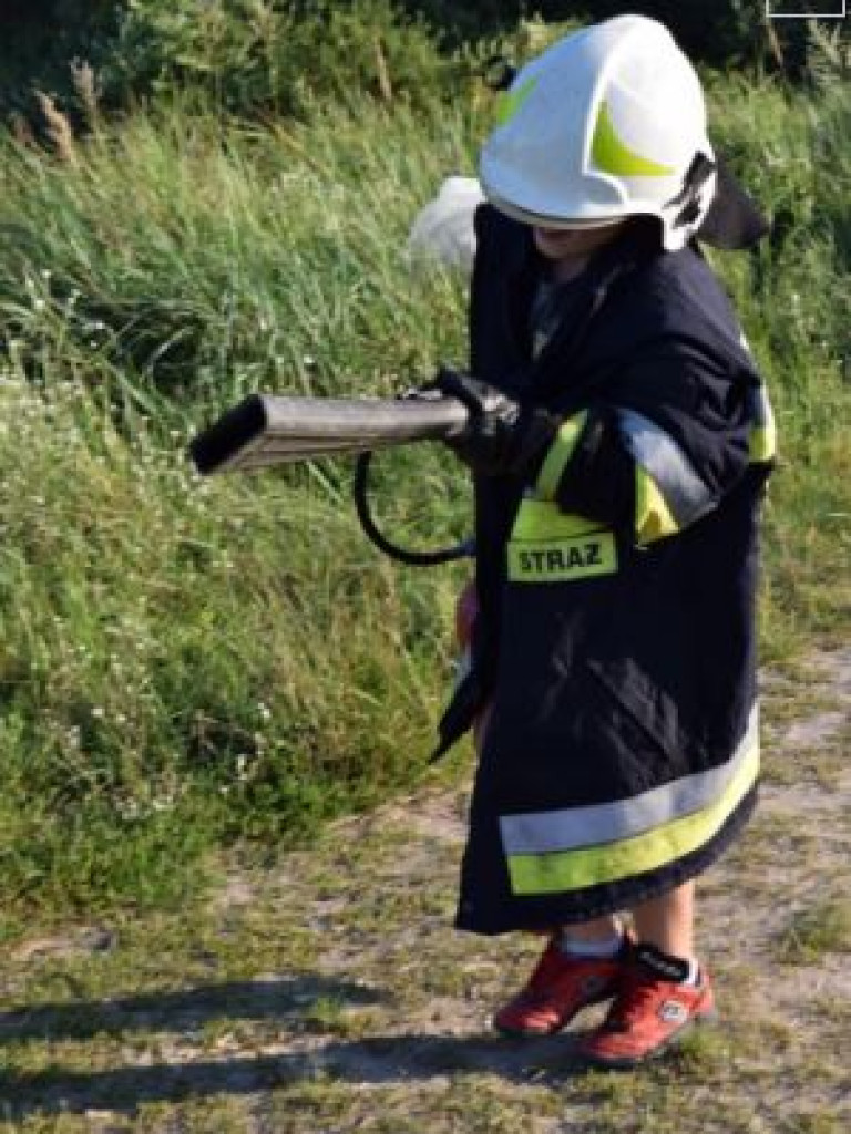 Młodzież ćwiczyła na wale przy ulicy Rzecznej