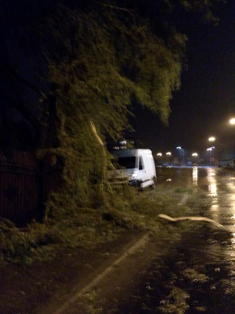 Orkan Ksawery szaleje w Luboniu - AKTUALIZACJA 06.10 godz. 8.50