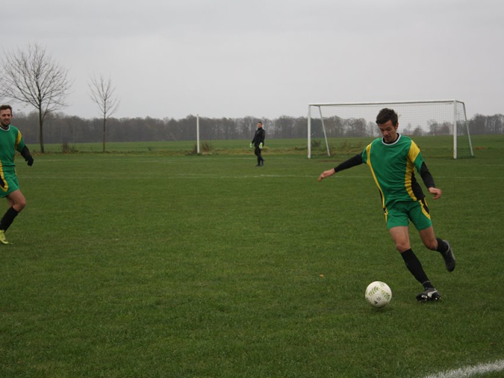 Pogrom Luboń traci 2 punkty do lidera