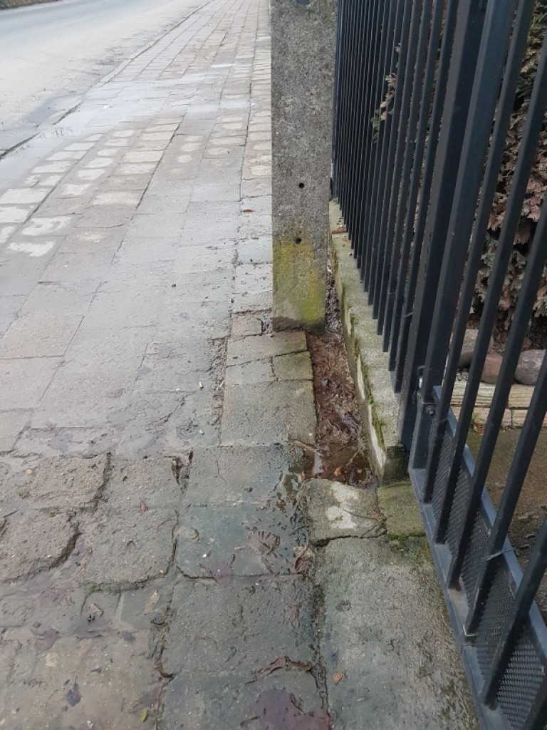 Problem na ulicy Podgórnej - list do redakcji [odpowiedź z UML]