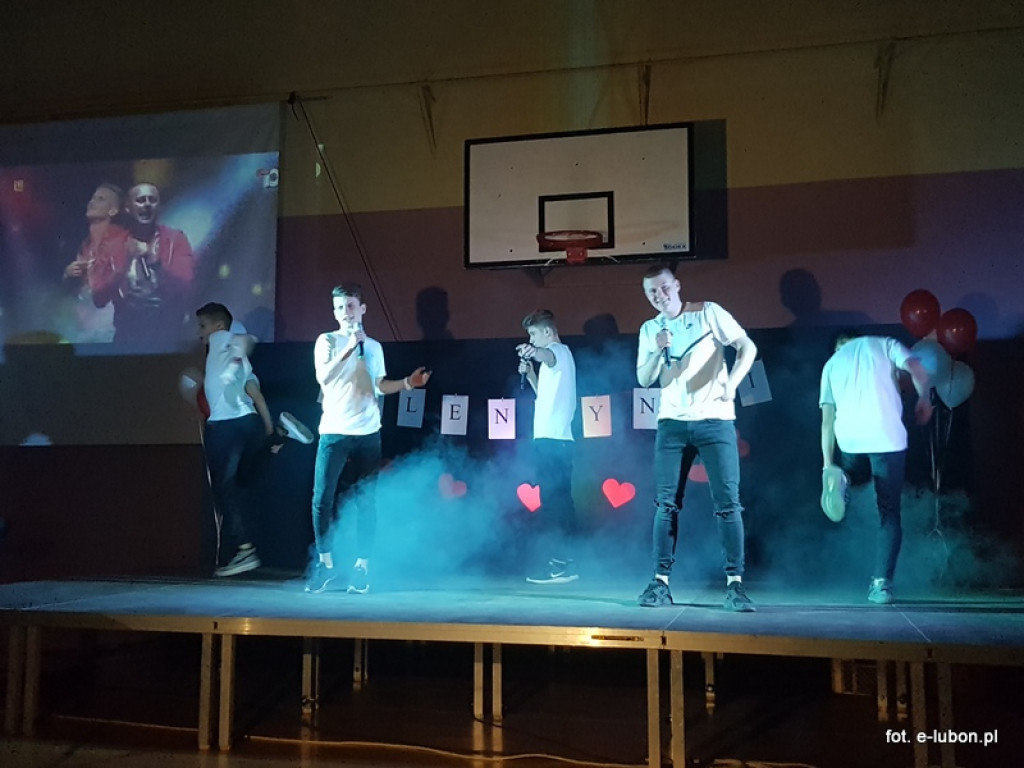 Duża dawka humoru, czyli Koncert Walentynkowy w SP3