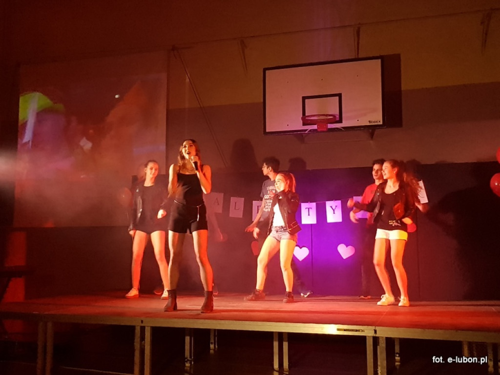 Duża dawka humoru, czyli Koncert Walentynkowy w SP3