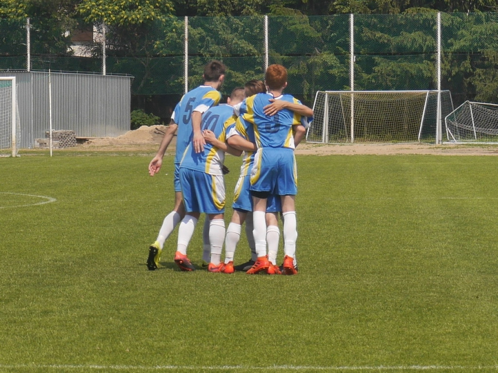 Pogrom gromi rywala, Stella remisuje, a Luboński przegrywa