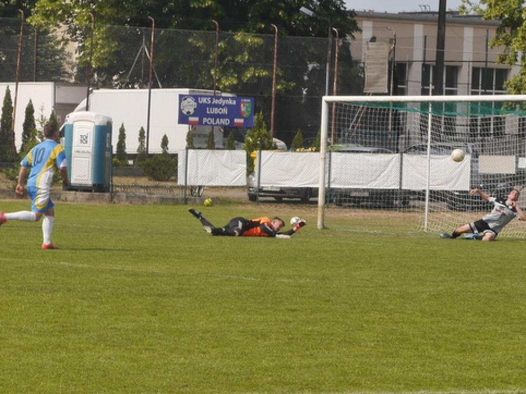 Pogrom gromi rywala, Stella remisuje, a Luboński przegrywa