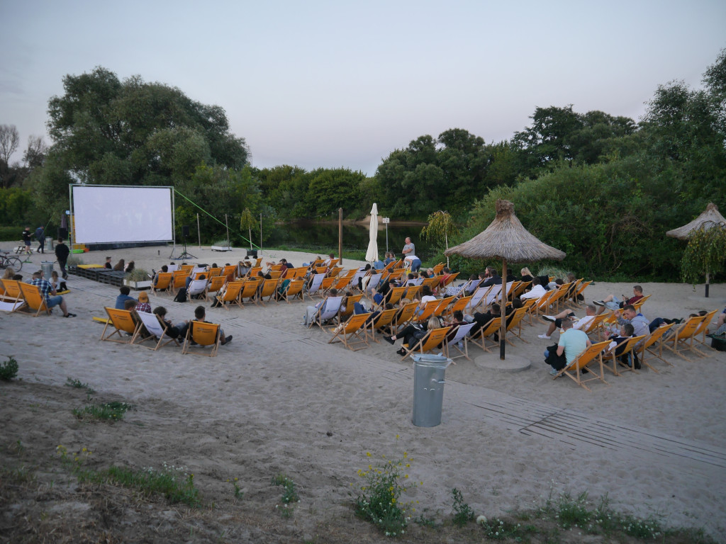 Ruszyło Kino Letnie na plaży miejskiej