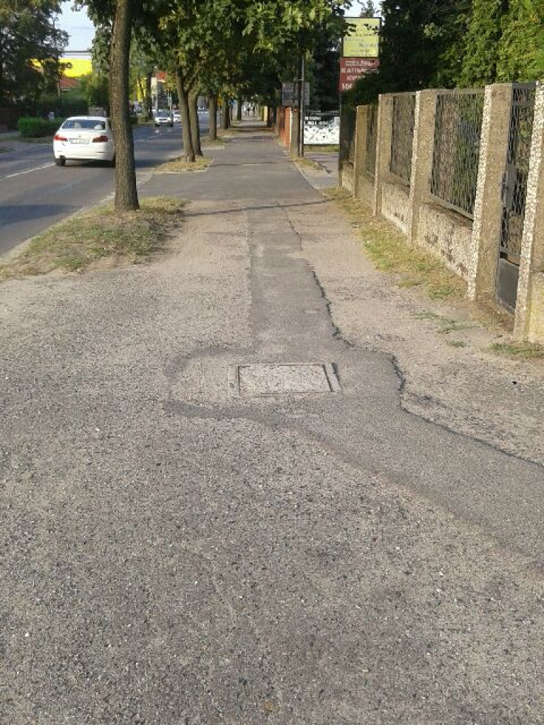 Które chodniki powinny być remontowane? - list do redakcji [odpowiedź z UML]