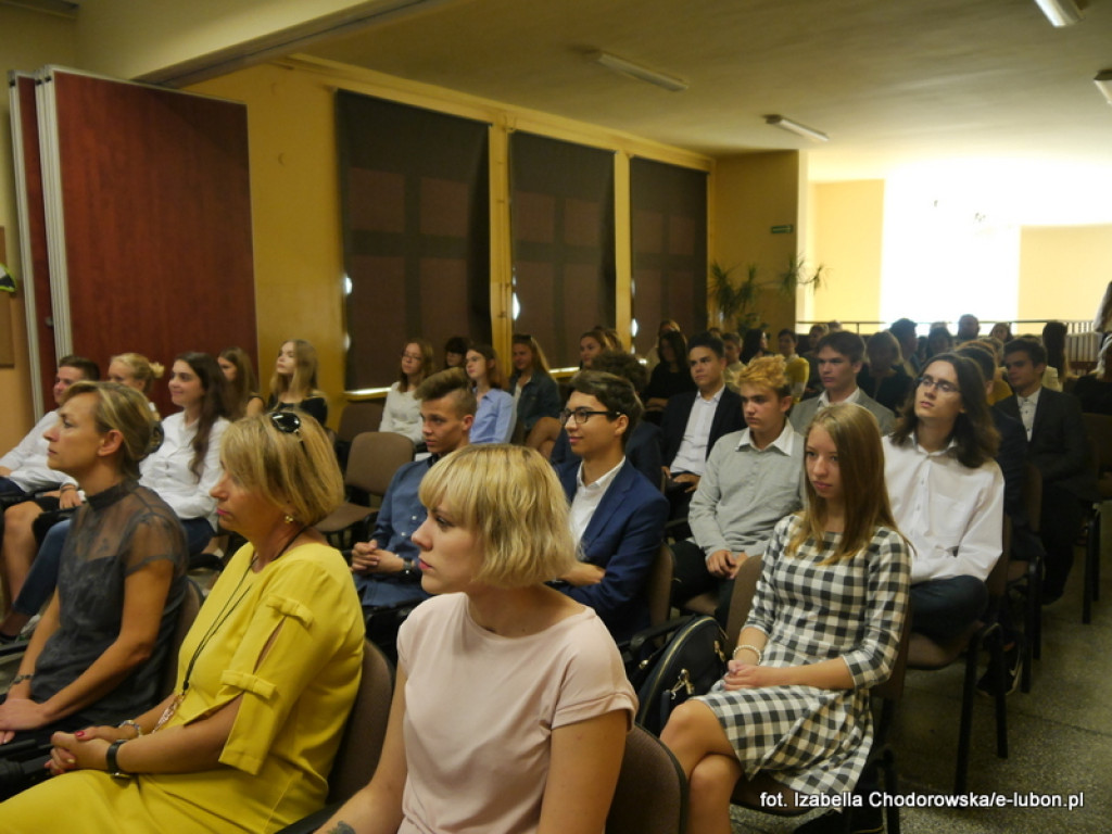 Historyczne rozpoczęcie roku w Zespole Szkół w Luboniu