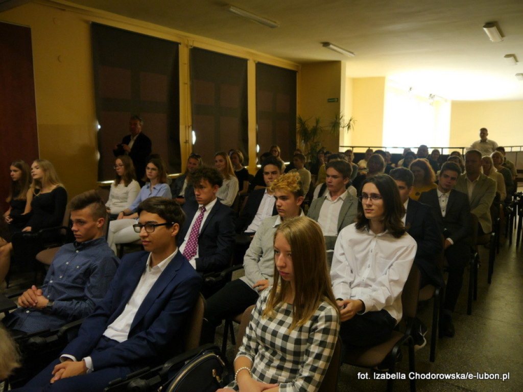 Historyczne rozpoczęcie roku w Zespole Szkół w Luboniu