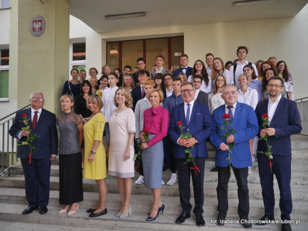 Historyczne rozpoczęcie roku w Zespole Szkół w Luboniu