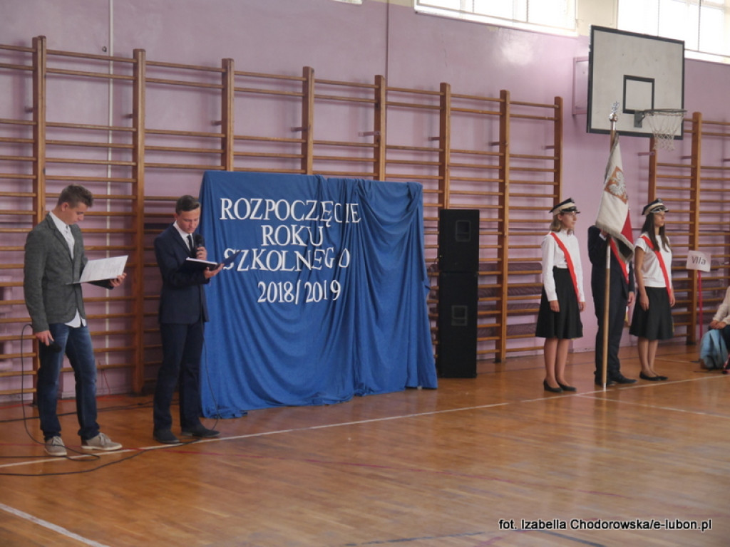 Historyczne rozpoczęcie roku w Zespole Szkół w Luboniu