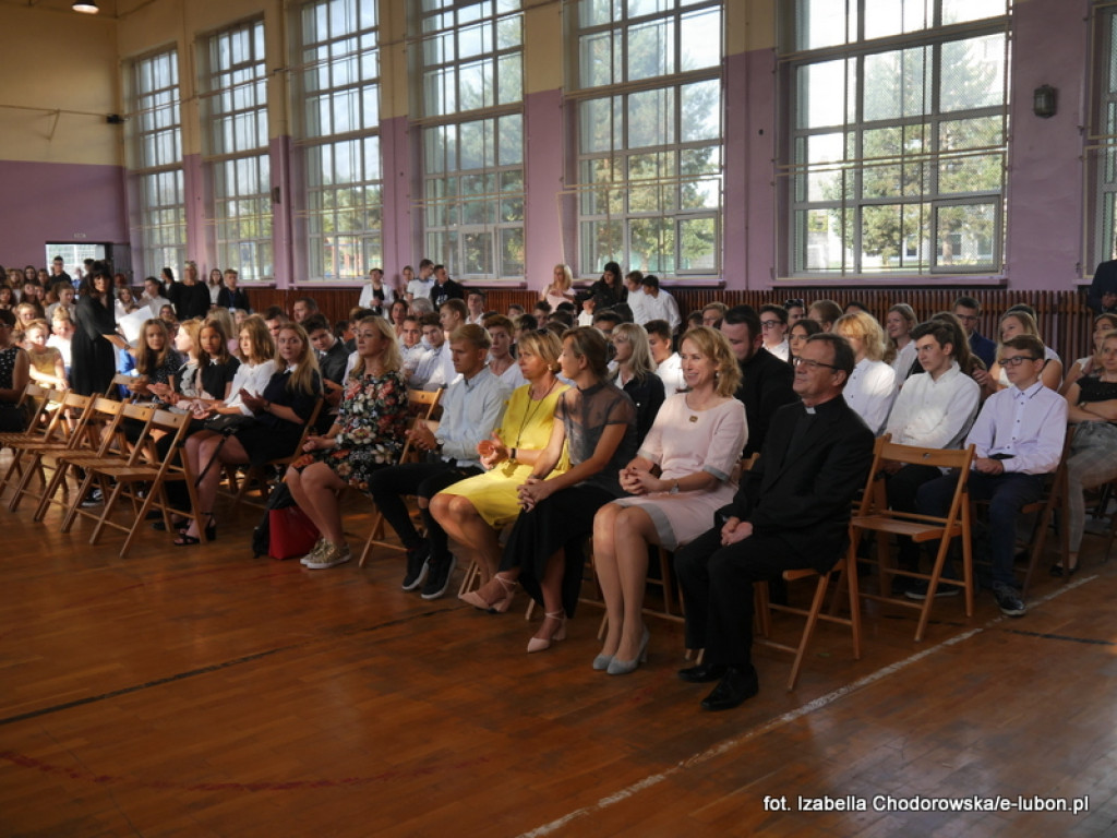Historyczne rozpoczęcie roku w Zespole Szkół w Luboniu