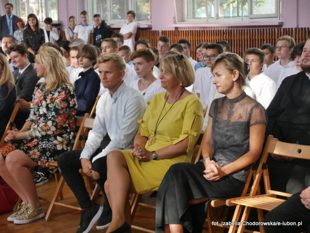 Historyczne rozpoczęcie roku w Zespole Szkół w Luboniu