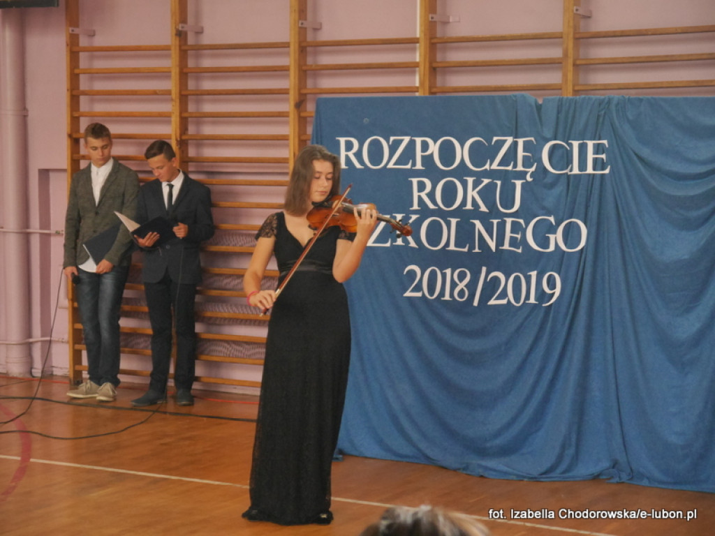 Historyczne rozpoczęcie roku w Zespole Szkół w Luboniu