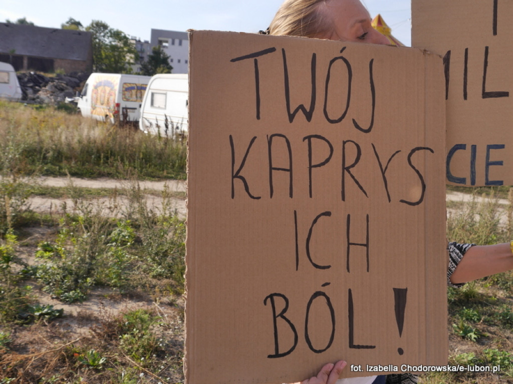 NIE dla cyrku w Luboniu - pikieta na ulicy Pułaskiego