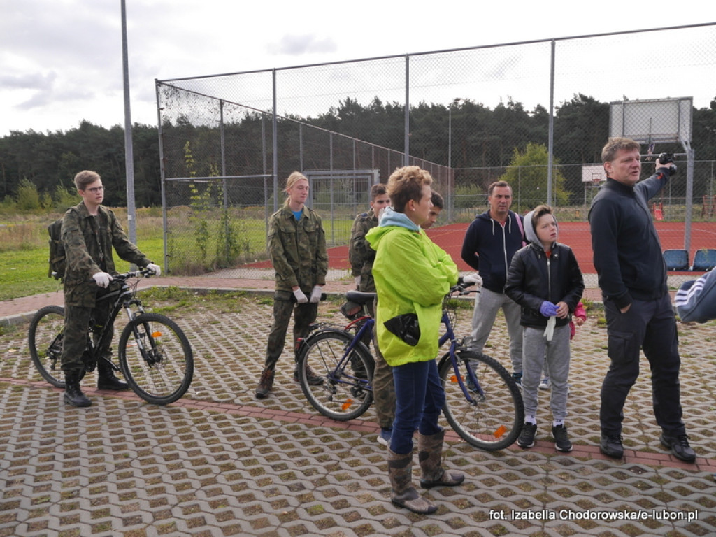 Kandydaci na radnych, burmistrza i wójta sprzątali świat