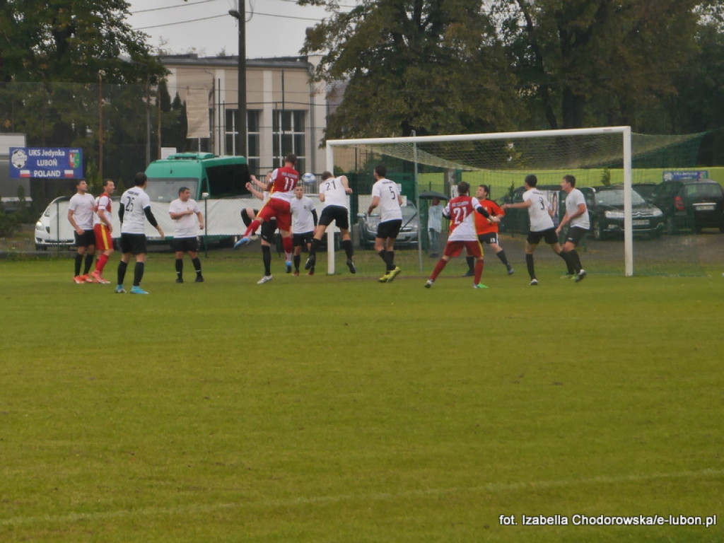 Pogrom zdobywa pierwsze punkty