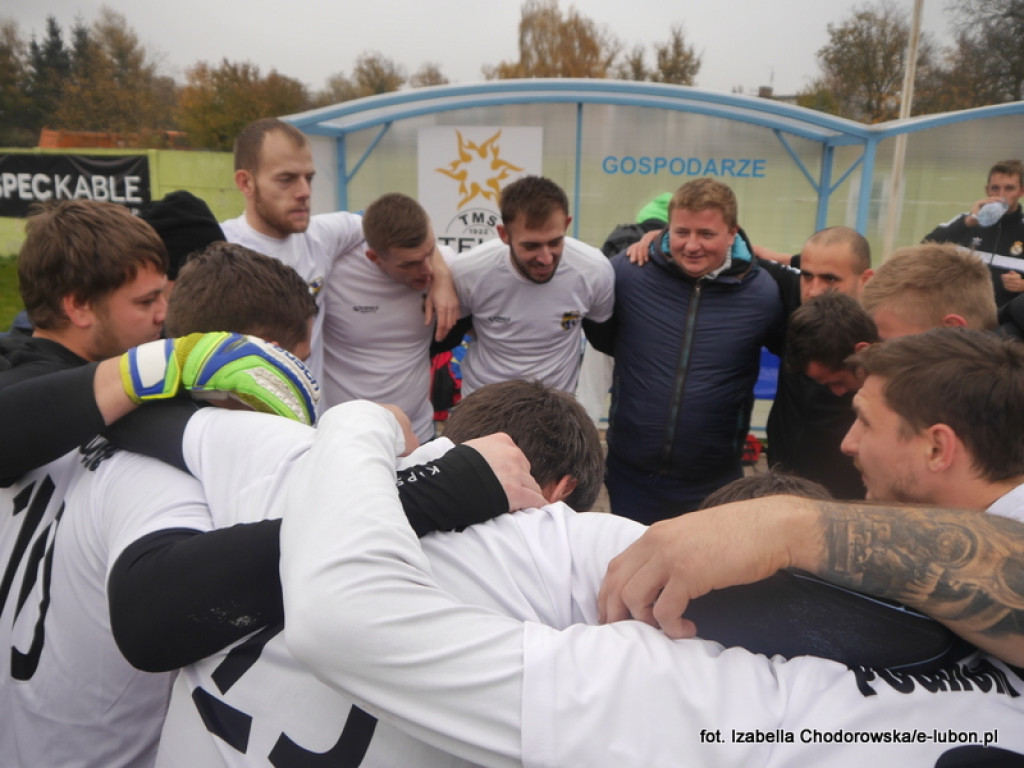 Nie odbili się od dna