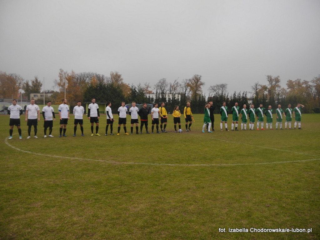 Nie odbili się od dna