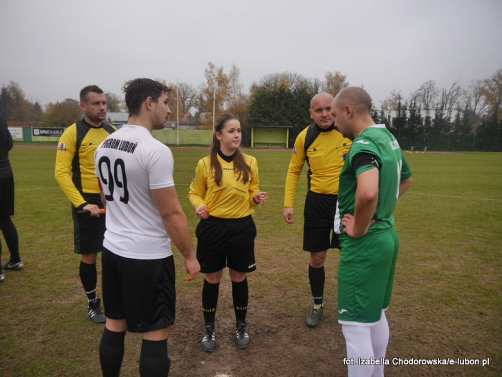 Nie odbili się od dna