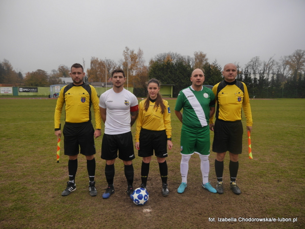 Nie odbili się od dna