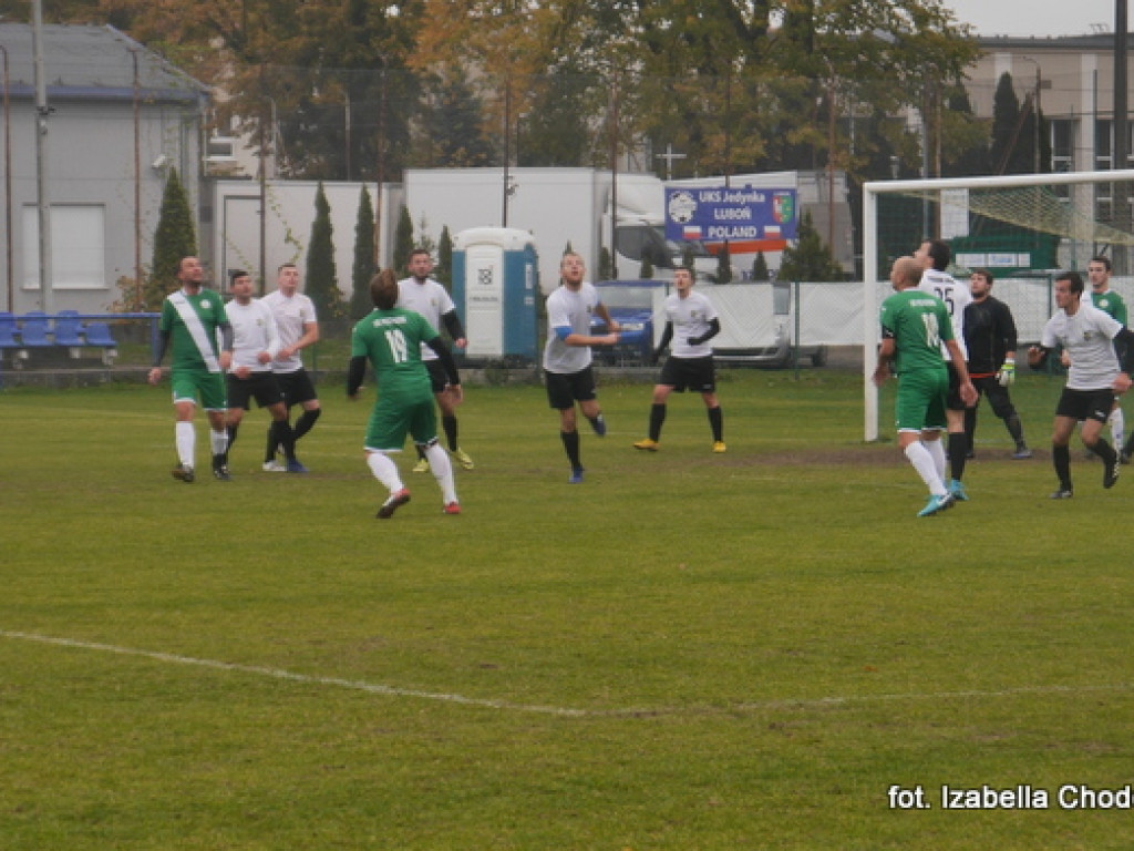 Nie odbili się od dna