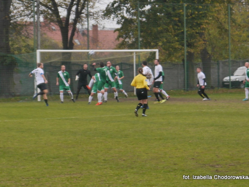 Nie odbili się od dna