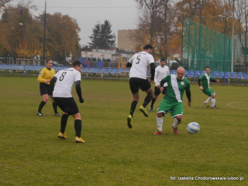 Nie odbili się od dna