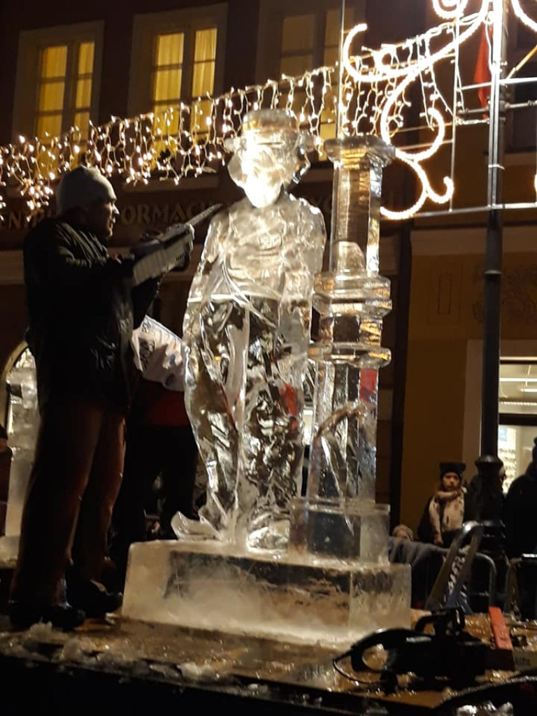 Rzeźby Lodowe na poznańskim Starym Rynku [AKTUALIZACJA - FOTO]