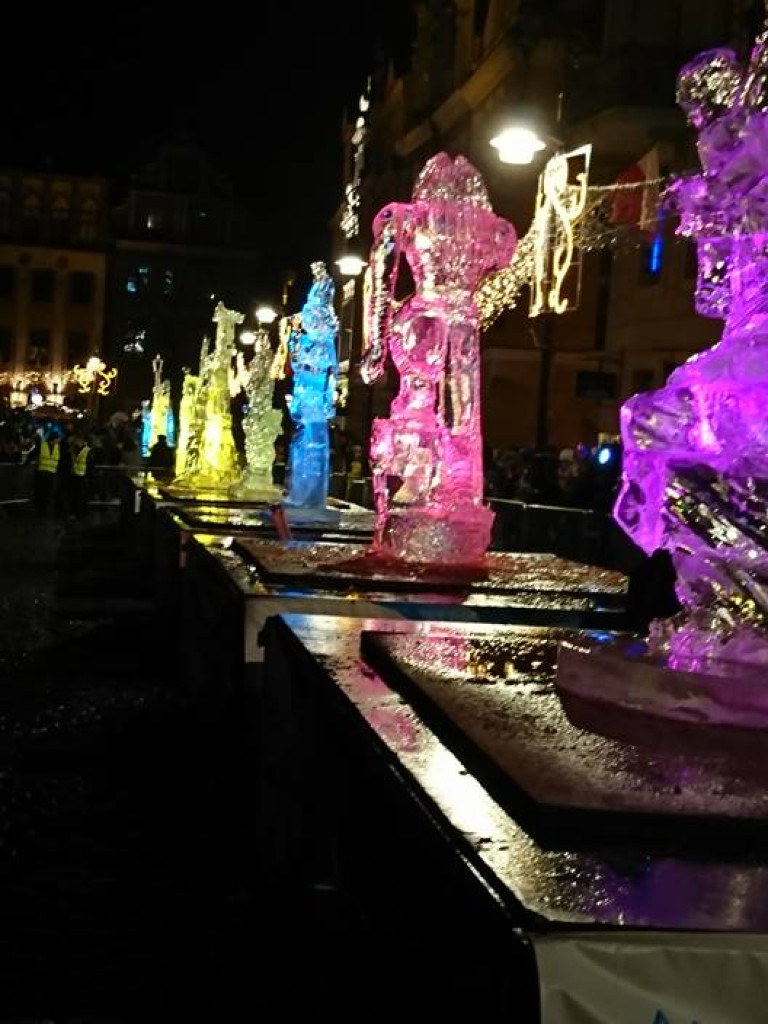 Rzeźby Lodowe na poznańskim Starym Rynku [AKTUALIZACJA - FOTO]