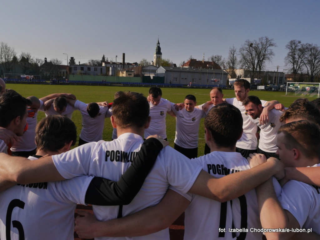 Pogrom Luboń przegrywa po golu w ostatniej minucie - FOTORELACJA