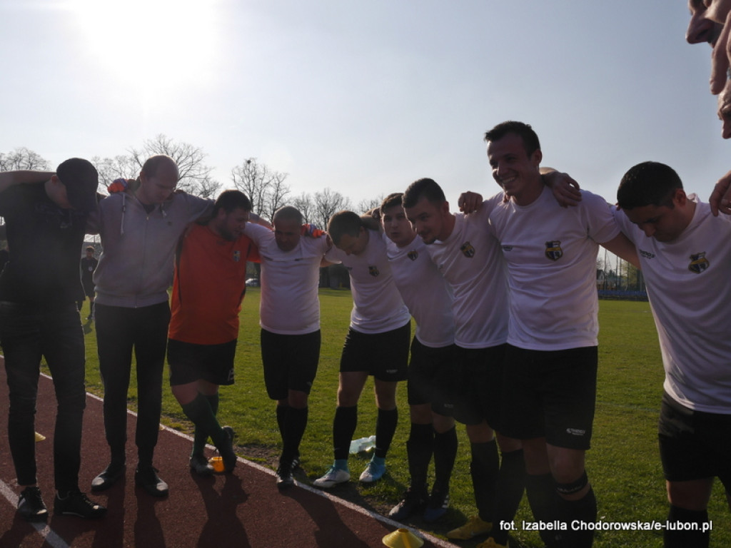 Pogrom Luboń przegrywa po golu w ostatniej minucie - FOTORELACJA