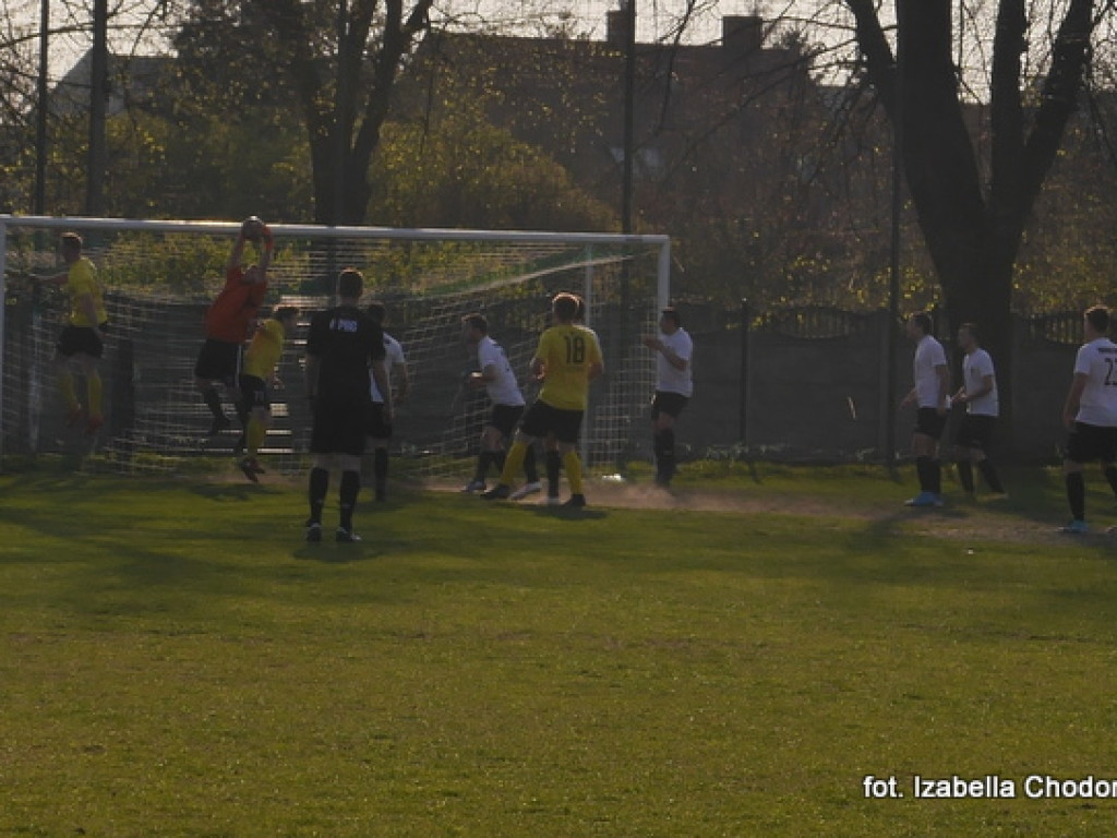 Pogrom Luboń przegrywa po golu w ostatniej minucie - FOTORELACJA