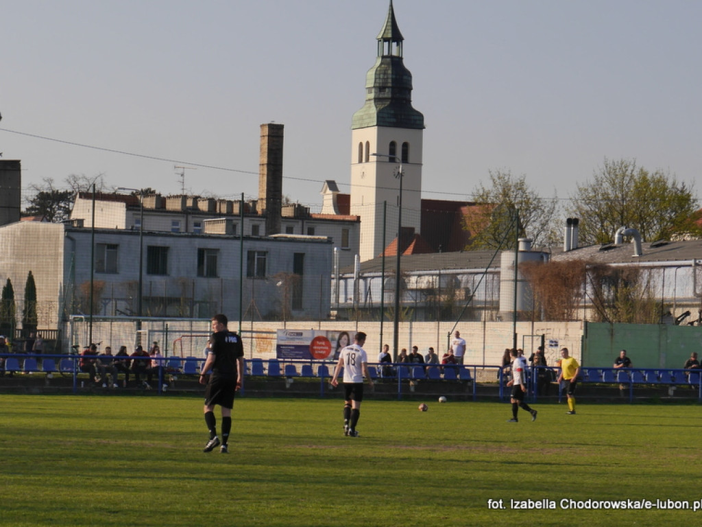 Pogrom Luboń przegrywa po golu w ostatniej minucie - FOTORELACJA
