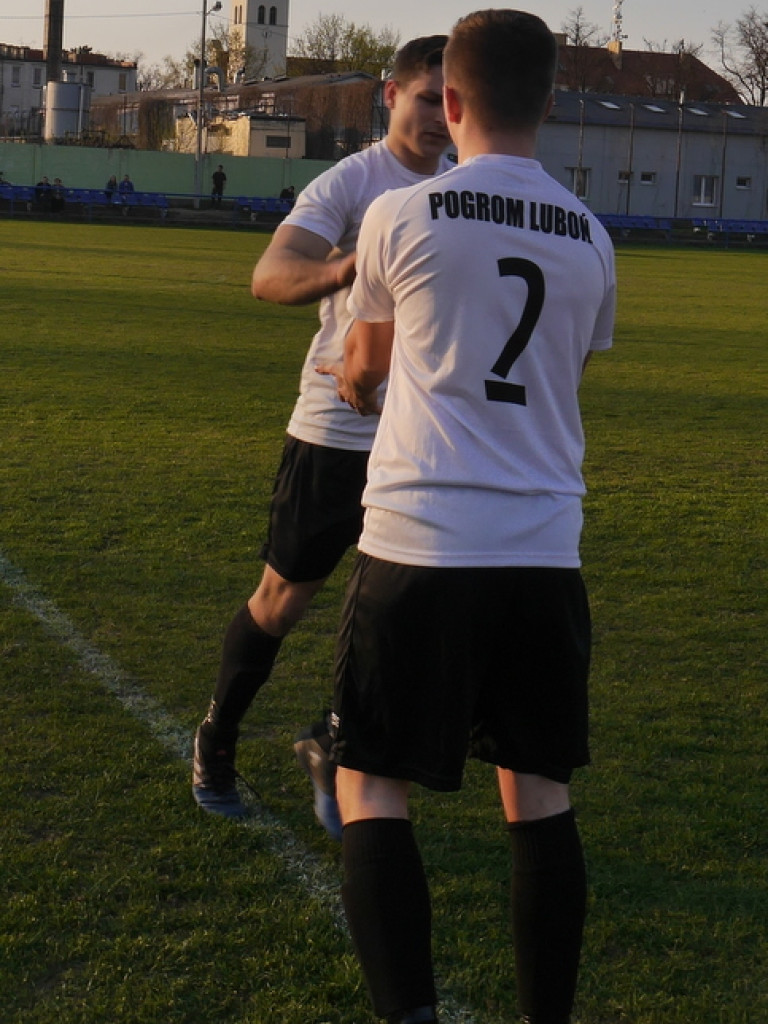 Pogrom Luboń przegrywa po golu w ostatniej minucie - FOTORELACJA