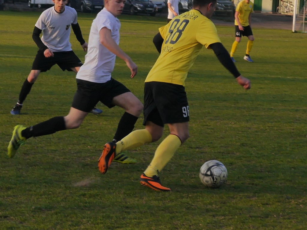 Pogrom Luboń przegrywa po golu w ostatniej minucie - FOTORELACJA