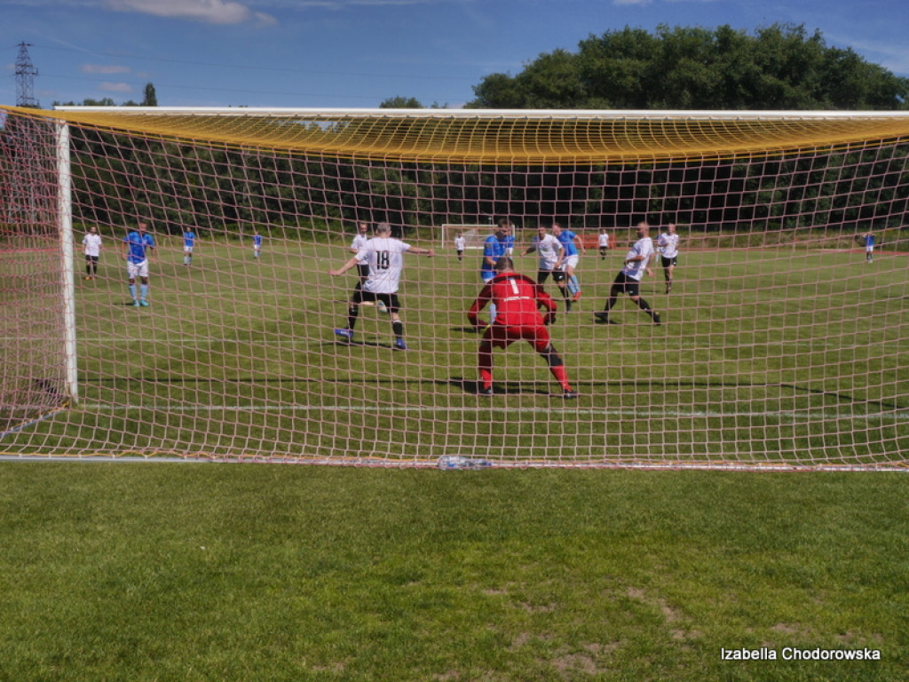 Luboński gromi AP Dębiec