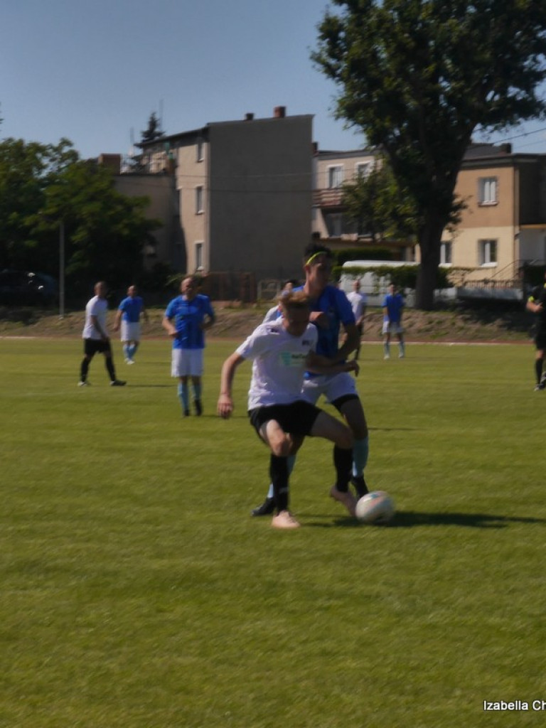 Luboński gromi AP Dębiec