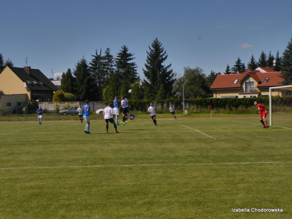 Luboński gromi AP Dębiec