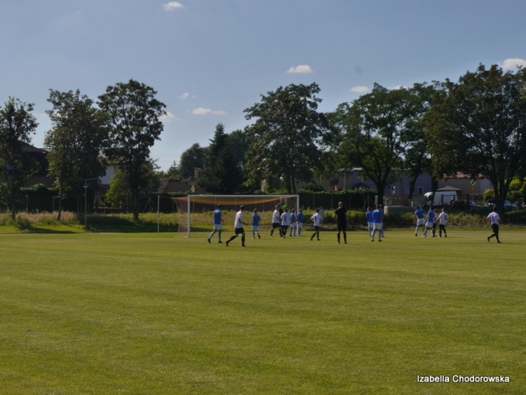 Luboński gromi AP Dębiec