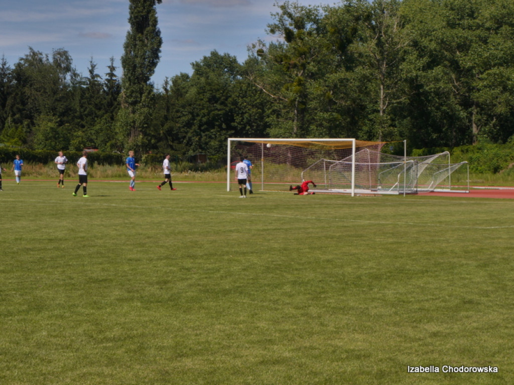 Luboński gromi AP Dębiec