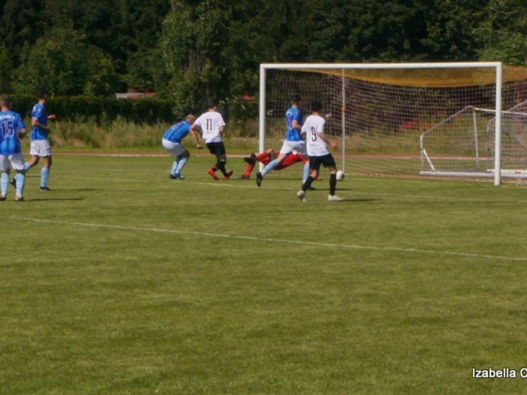 Luboński gromi AP Dębiec