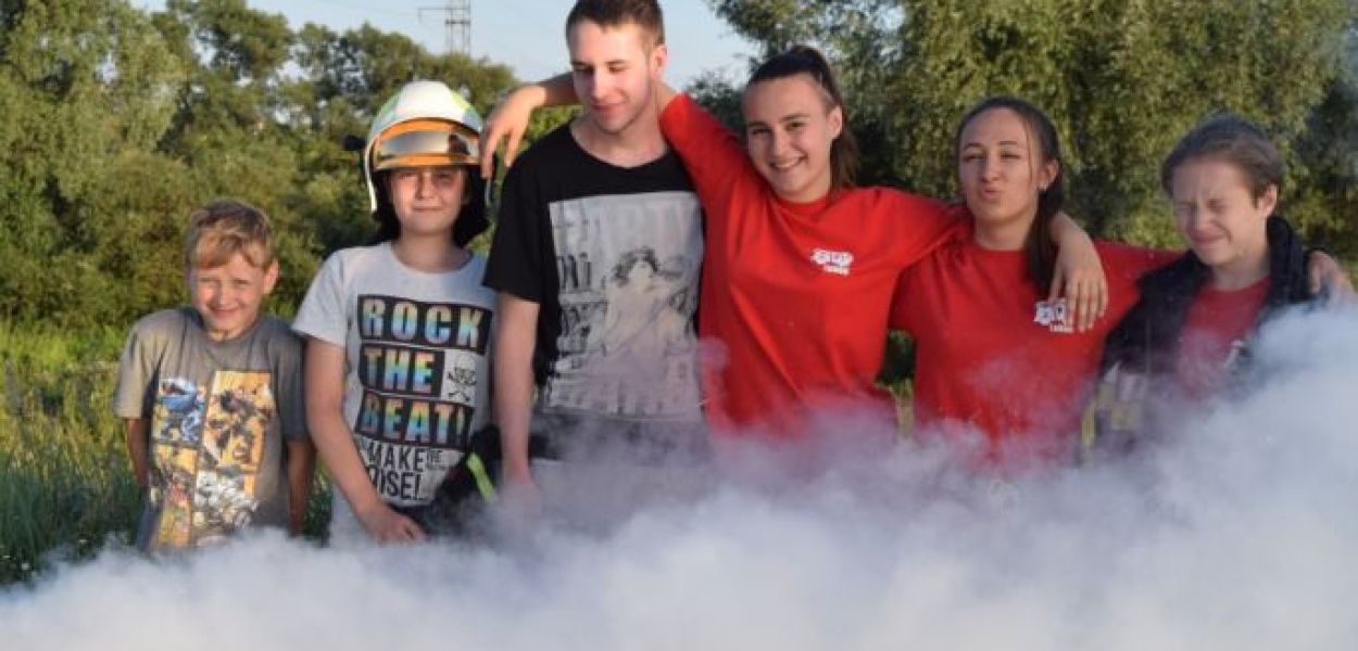 Młodzież ćwiczyła na wale przy ulicy Rzecznej