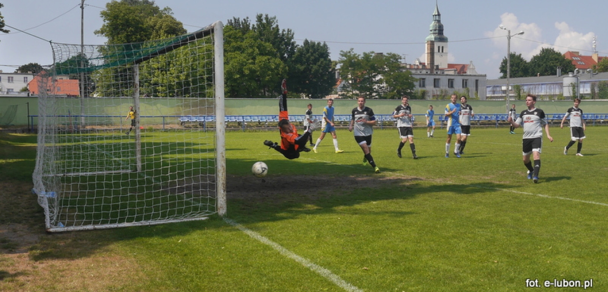 Pogrom gromi rywala, Stella remisuje, a Luboński przegrywa