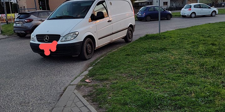 Kolejny kandydat do tytułu najlepszego parkującego w Lu-22133