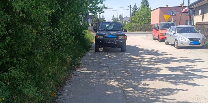 Wszędzie miejsce na parkowanie? Na ulicy Kwiatowej -22436